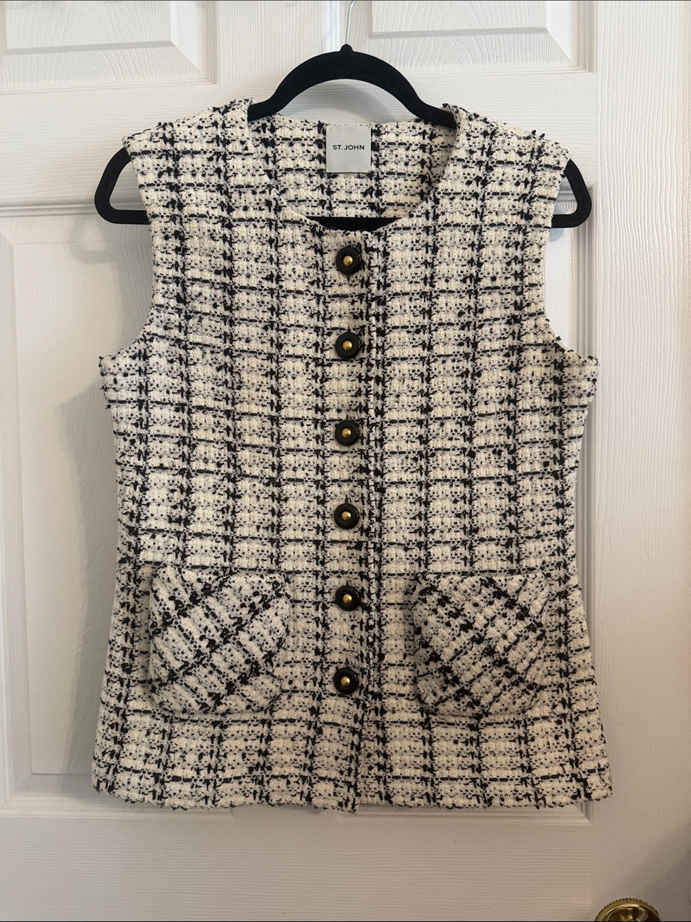 St. John Black & White Tweed Sleeveless Vest Functional Buttons Sz Medium